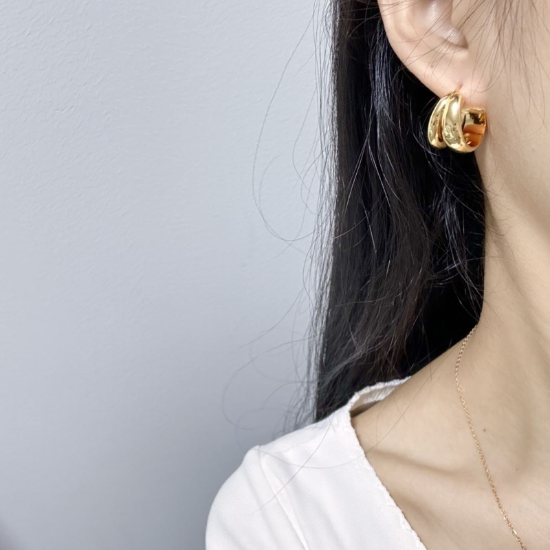 Ce1i*e earrings